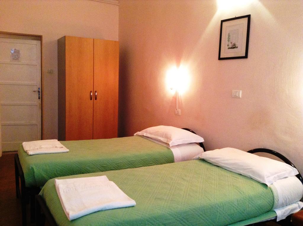 Hotel Bernheof Génova Habitación foto